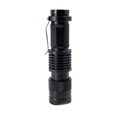 Κίνα Zoomable High Power Camping Style Tactical Led Torch With Clip Waterproof Bright Flashlight προς πώληση