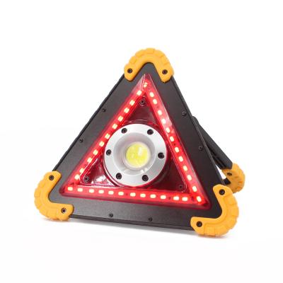 China Multifunctional LANDSCAPE work lamp for repair road use triangle working warning light rechargeable à venda