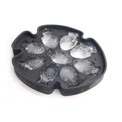 China Bestselling Easy-Release Silicone Tray Environmental Protection Amazon Ice-Cube Kitchen Wine Fish Shaped Spill-Proof Set With A Removable Lid for sale