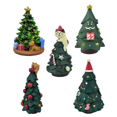 China Beautiful Colorful Mini Christmas tree climbing cat Christmas decoration creative miniature scene with resin ornaments gift for sale