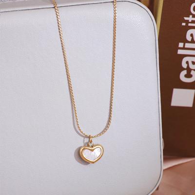 China 2022 Hypoallergenic Trendy 18K Gold Plated Stainless Steel Jewelry Charm Natural Shell Heart Pendant Necklace For Women for sale