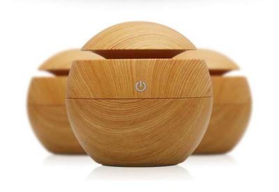 China 130ml Wood Grain Round Air Humidifier Ultrasonic Quiet Cool Mist Humidifier for sale