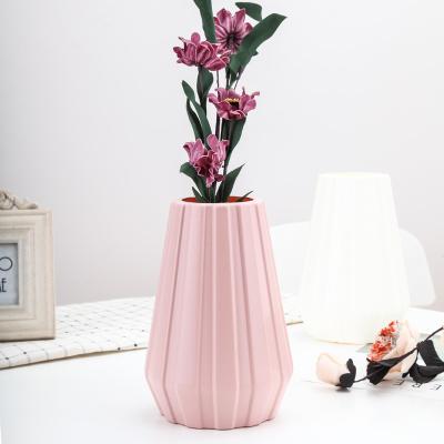 China Modern Vase Plastic For Flower Decor Rustic Home Modern Floral Vase Decorative Centerpiece For Living Room for sale