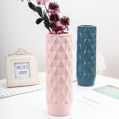 China Modern Vase Plastic For Flower Decor Rustic Home Modern Floral Vase Decorative Centerpiece For Living Room for sale