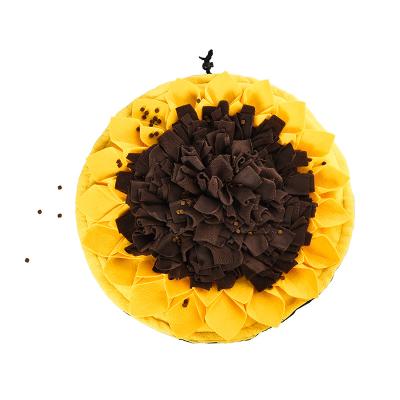 China Sustainable Pet Nose Mat Dog Feeding Training Mat Dog Sunflower Toy Feeding Mat for sale