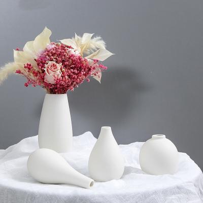 China Traditional porcelain hand-painted vase with low ceramic flower vase for flower decoration European ceramic vase for sale