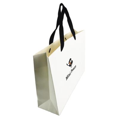 China Factory Manufacture Various Recyclable Paper Shopping Bags Wholesale Cosmetic Packaging Bag for sale