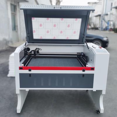 China Automatic Water-cooled Front Scanning Plywood MDF and Mini Power CO2 Laser Engraver Machine 6090 Desktop Back CCD Camera for sale