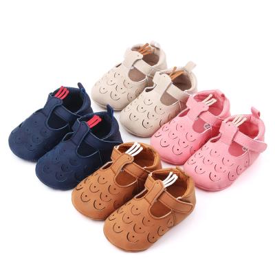 China Unisex Cartoon Unique Breathable Baby Shoes Anti-odor Peacock Newborn Baby Shoes for sale