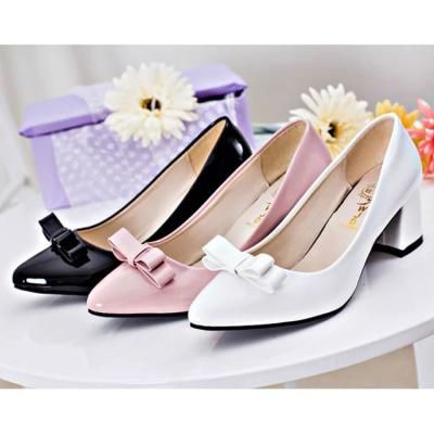 China 2022 New Products Lightweight Ladies Bow Thick High Heels Square Thick Heel Pointed Elegant Ladies High Heels for sale