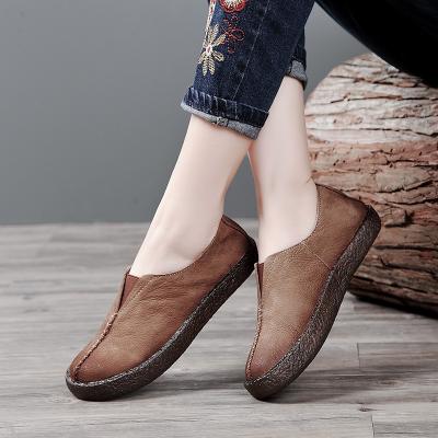 China Genuine Leather Shoes Woman Soled Flat Heel Soft Flat Women Shoes Retro Ladies Four Seasons Leisure Flat Concise Shoes 8517 for sale