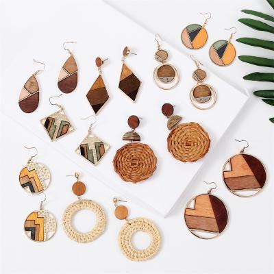 China Hot-selling Rattan Wooden Earrings 2020 Handwoven Wooden Straw Statement Earrings Women's Bohemian Ring Pendant for sale