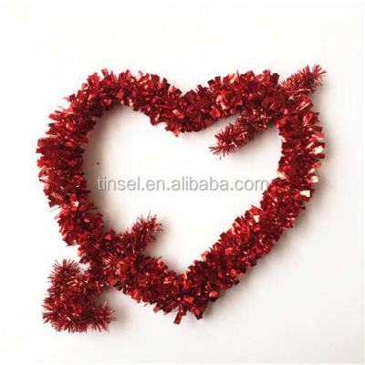 China 2022 Indoor Valentine's Day Decoration Hot Sale Braid Wreath Hanging Decoration for sale