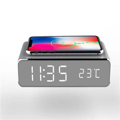 China Magic Array Led USB FM Light Function Wake Up Support Wireless Charging Clock Alarm for sale