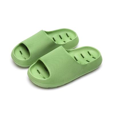 China New design summer trend fashion slide hot sale colorful yeezy slippers fashion PVC light outdoor slippers for women for sale