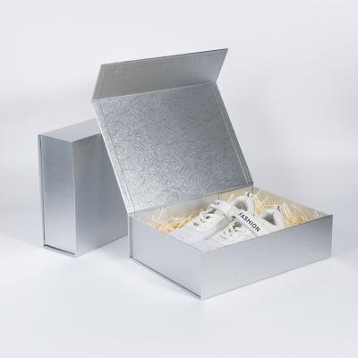 China Fashion Handmade Attractive Design Silver Folding Gift Box Packaging Cartons Box for sale