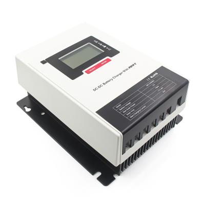 China 50A Smart DC DC Charger With 12/24Vdc Starter Battery Voltage 700W PV Input Power for sale