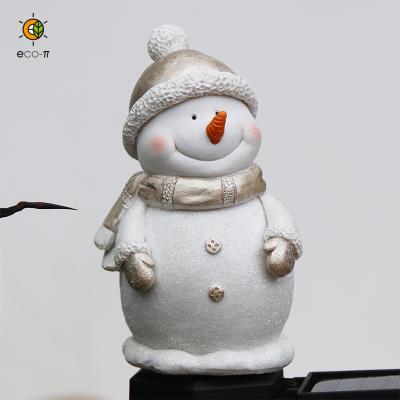 China Outdoor Waterproof Solar Snowman Shaped Snowman Christmas Day Decoration Lawn Yard Light LED Stake Light for sale