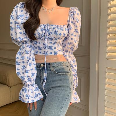 China Anti-pilling women's vintage square collar French puff sleeve 2022 soft floral shirt new lace up folds chic crop elastic slim fit top for sale