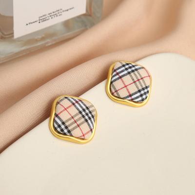 China Inspiration Catalog Luxury Designer Stud Earring Vintage Plaid Plaid Friendly Material Famous Brand Earrings Women Fashion Jewelry for sale