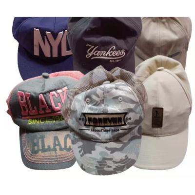 China Fashionable wholesale used clothing men and women mix hat a category in bales second hand clothes used clothes mix hat for sale for sale