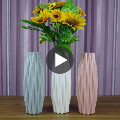 China Chandelier Minimalist Plastic Vases Simulation Flower Vase Display Imitation Ceramic Tabletop Vase For Wedding Office Home Hotel Decoration for sale