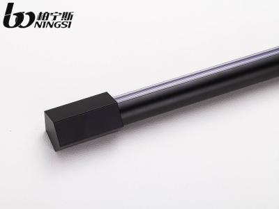 China Schwarze Gardinenstange der Farbe0.6mm Stärke-19mm beendet quadratische Form zu verkaufen