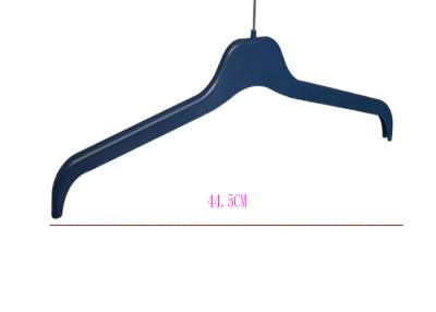 China Family Modern Style Plastic Suit Hangers For Wardrobe 44.5cm Length for sale