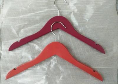 China Non Slip Red Childrens Clothes Hangers Wooden Kids Coat Hangers Without Bar for sale