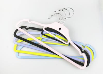 China Black Modern Clothes Hangers Plastic / Non Slip Trouser Hangers for sale