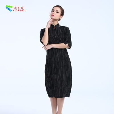 China Washable Black Chinese Dress Cheongsam With Mandarin Collar Neckline for sale