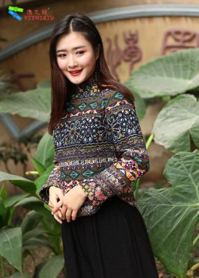 China Body Shape Hugging Women Cheongsam Blouse Decorated With Green Button for sale