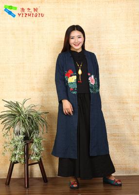 China Adults Casual Chinese Style Winter Coats Embroidered Anti Shrink For Outdoor for sale