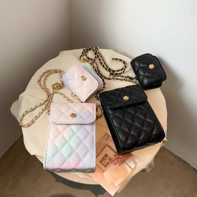 China Fashion Diamond Texture Bag Women Fashion Joker Launched Cell Phone Bag Small Chain Square Bag for sale