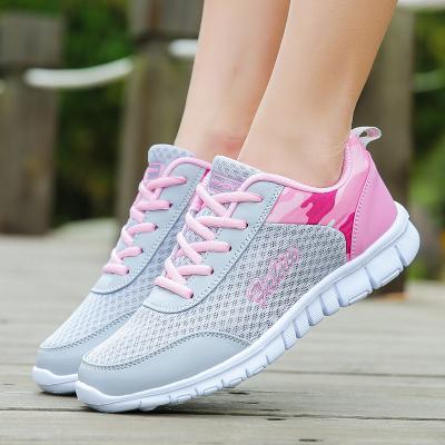 China Waterproof 2021 Wholesale Plus Size Womens Shoes Sneakers Super Lightweight Sports Fashion Sneakers Womens Sneakers for sale