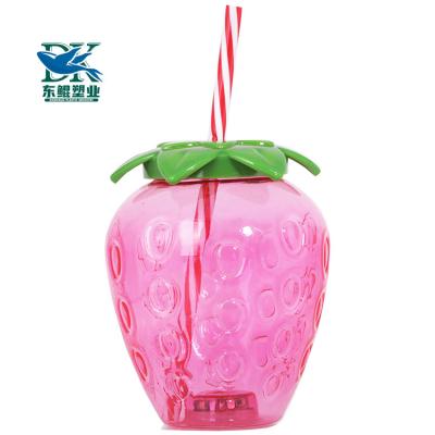 China Popular 16oz Strawberry Drink Shaped Bottle 500ml Personalized Customized Plastic Reusable Juice Drink Kids Cups With Straw for sale