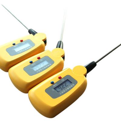 China Lab Use Digital Thermometer For Temperature Testing DY-69 for sale