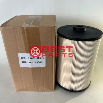 China Auto Spare Engine Parts Oil Filter 15601-E0070 VH15601E0070 EO13040 S1560-72360 For Truck Parts for sale