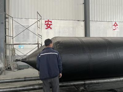 China Cylindrical High Pressure Rubber Inflatable Marine Airbags for Dock Launching for sale