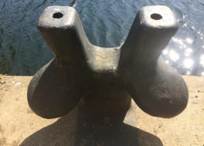 China Horn Bollard Marine Mooring Equipment 40 Ton Cast Stainless Steel Material for sale