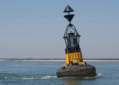 Chine Balises de flottement de navigation marine de polyéthylène avec la couleur de revêtement d'IALA à vendre