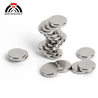 China Small industrial magnet N52 disc round shape neodymium magntic magnets for sale for sale