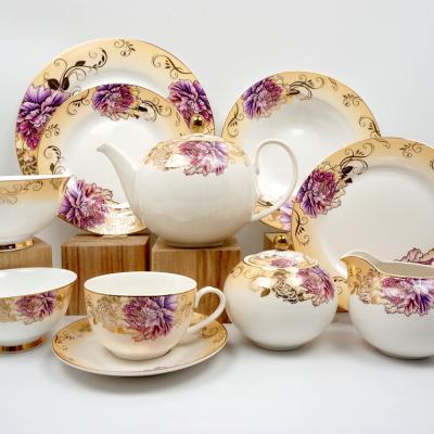 China Viable Purple Bone China Dinnerware Sets Shiny Flower Dinnerware Set for sale