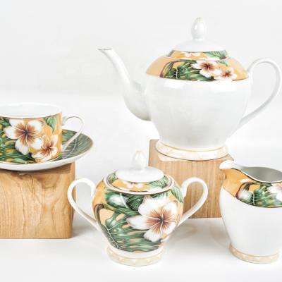 China Viable English Gold Rim Tea Cup Set Elegant Flower Design Flower Cup And Saucer Pattern for sale