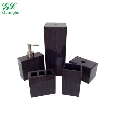 China Sustainable 5pcs Hotel Fashion Classic Wooden Bath Set Toilet Accessories for sale