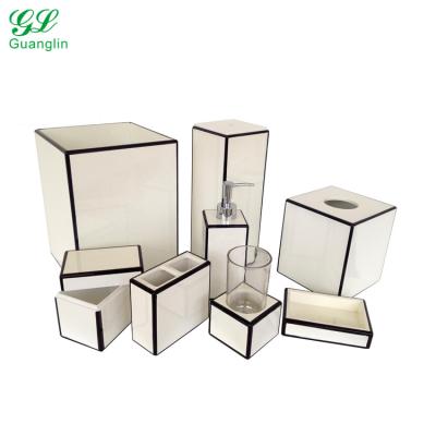 China Simply Viable White Hotel Bathroom Accessory Set Modern Wooden 8pcs Bathroom Set High Quality Wooden Bathroom Accessory Set for sale