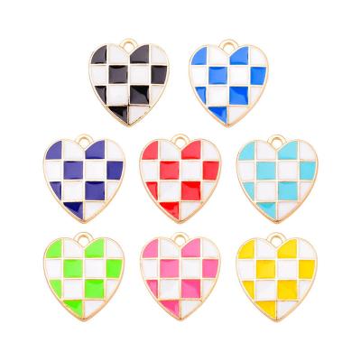 China FASHIONABLE Wholesale H107 Alloy Oil Drip Black and White Checkerboard Mosaic Heart Shaped Pendant Accessories for DIY Jewelry Making for sale