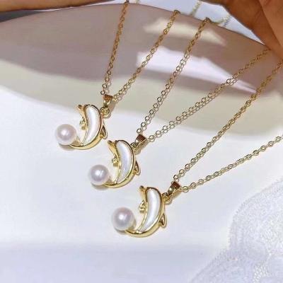 China FASHIONABLE Super Beautiful 14K Gold Filled Shell Chain Dolphin Inlaid 6-7mm Freshwater Pearl Necklace Pendant Necklace for sale