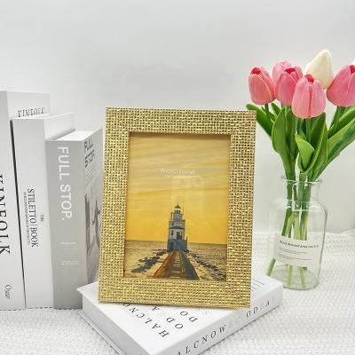 China Fashionable 5x7 wholesale plastic picture frames with stand gold photo frame for home decor picture frame lightweight portafotos for sale