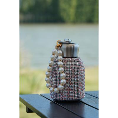 China Viable Women's Creative Portable Handle Diamond Bling Bling Flask Vacuum Stainless Steel Water Bottles Fitness for sale